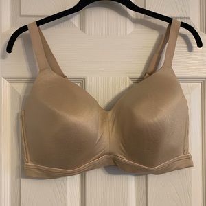 Cacique lightly lined lounge bra 40DDD